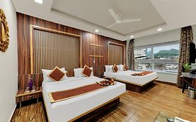 The Royal Melange Beacon